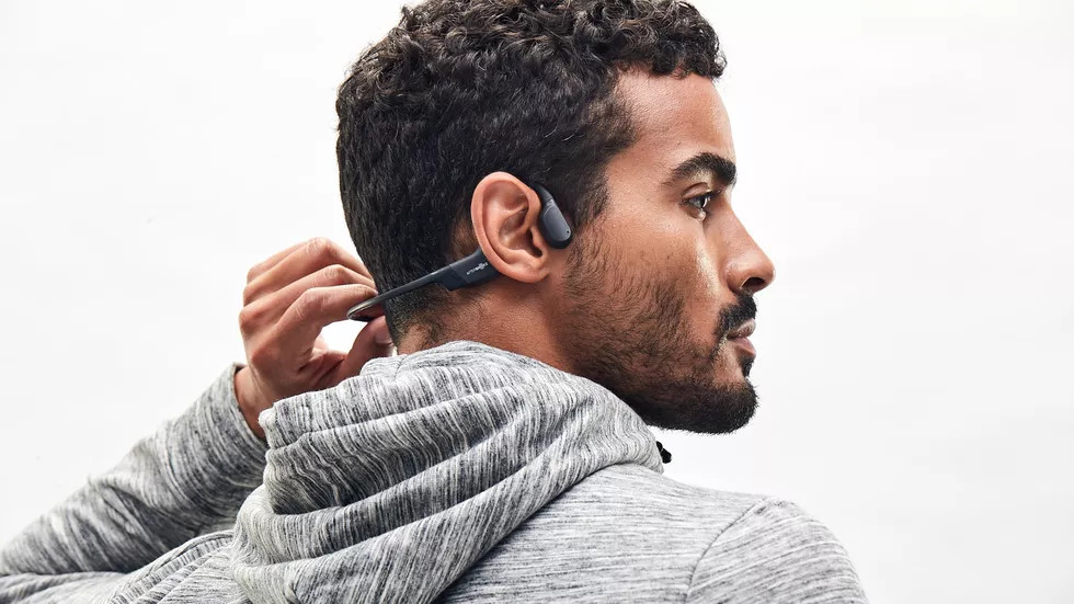 Les Aeropex sont légers et tiennent constamment en place malgré les exercices que l’on fait. Aftershokz Aeropex écouteurs sans fil Bluetooth