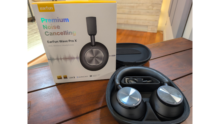 Le casque EarFun Wave Pro X vient avec un étui de voyage. EarFun Wave Pro X