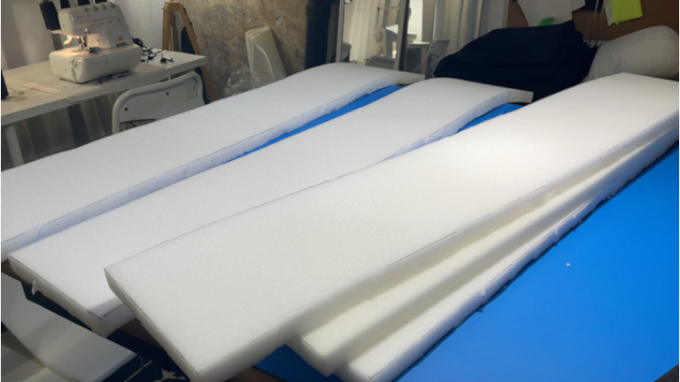 mousse utilisée rénovation tête de lit chambre à coucher VR