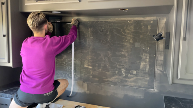 velcro installation tête de lit rénovation chambre à coucher VR