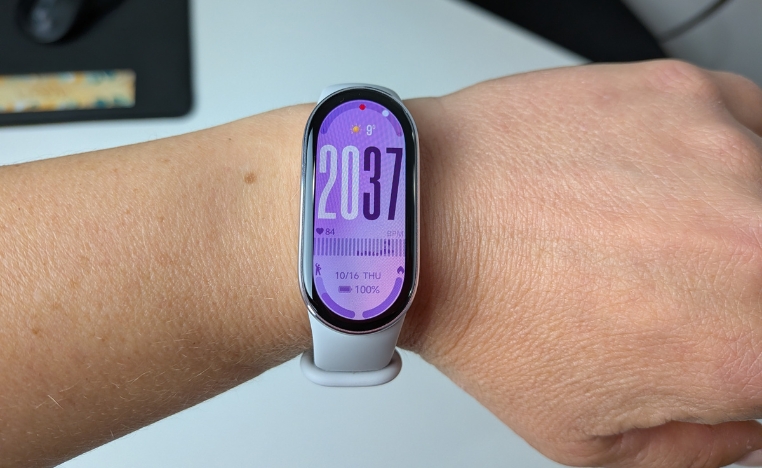 L'&eacute;cran de 1,72 po est vraiment parfait pour les petits poignets.