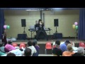 Darth Vader... joue du trombone dans un centre pour aînés!