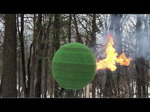 Ce qui arrive quand on allume une immense sphère d'allumette