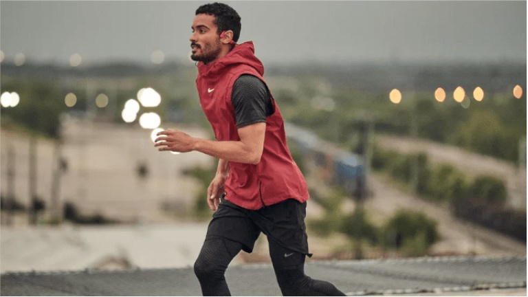 Des écouteurs parfaits pour faire du sport à l'extérieur sans danger