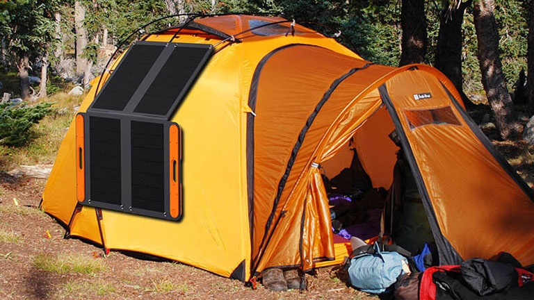 Des panneaux solaires ultras portatifs pour le camping
