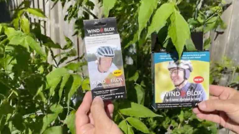 Coupez le vent de vos oreilles avec ces accessoires à installer sur son casque de vélo
