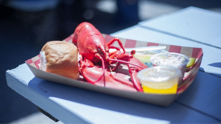 Accord vin et homard, voici le vin blanc parfait à déguster