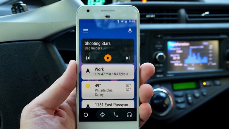 Installez Android Auto sur votre mobile pour rester concentré sur la route