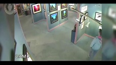 Voler une toile dans un musée: un jeu d'enfant!