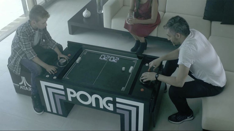 Jouez au jeu vidéo Pong en format géant dans votre salon