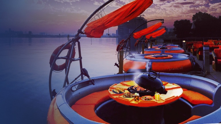 Profitez d’une journée unique à bord d’un bateau-beigne