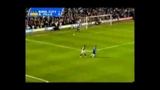 Soccer... but dans son but
