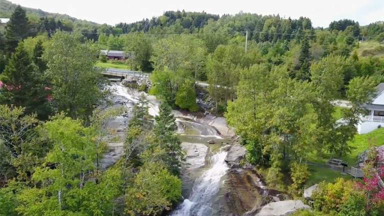 Le secret bien gardé des Cascades Port-au-Persil dans Charlevoix