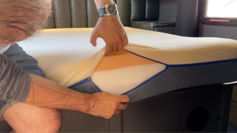 Pourquoi changer le matelas de son VR et par quoi le remplacer?