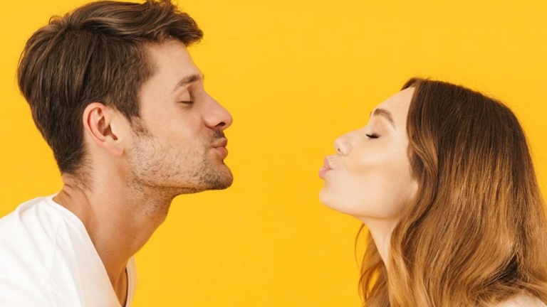 #ChapstickChallenge: tendance inoffensive ou dangereux défi mortel sur TikTok?