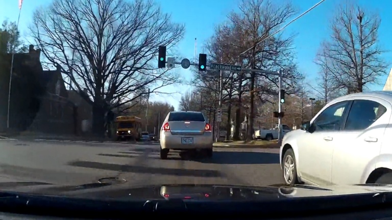 Un conducteur dangereux se fait prendre sur le fait!