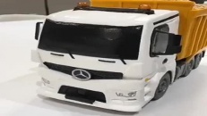 Ce petit camion est bien plus spécial qu'il en a l'air!