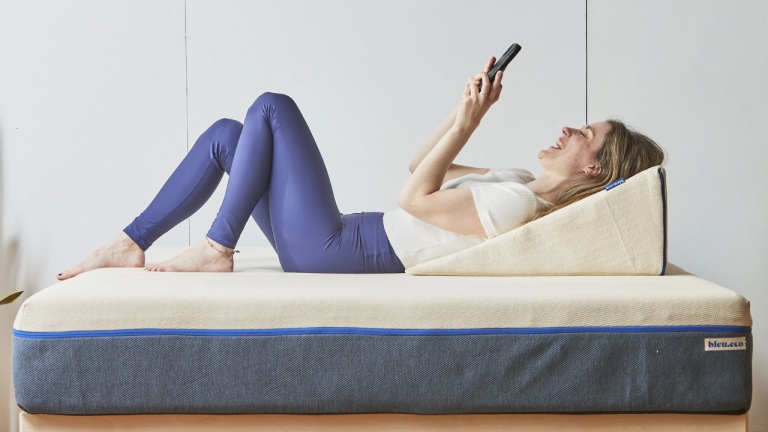 Travail et détente: des coussins pour bien s’asseoir longtemps sans douleur