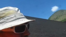 Descendre d'un volcan comme d'une butte de neige!