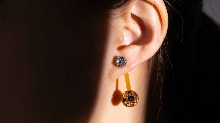 Ces boucles d'oreilles intelligentes peuvent suivre notre état de santé!
