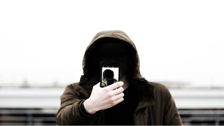 Comment refuser et désactiver la reconnaissance faciale sur Facebook