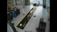 Femme au garage