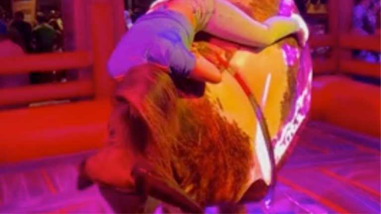 Le plus long tour de taureau mécanique