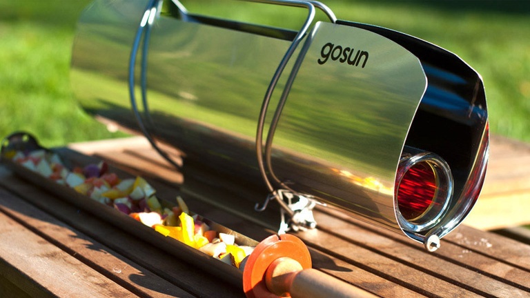 Cuisinez avec un four solaire même par temps nuageux