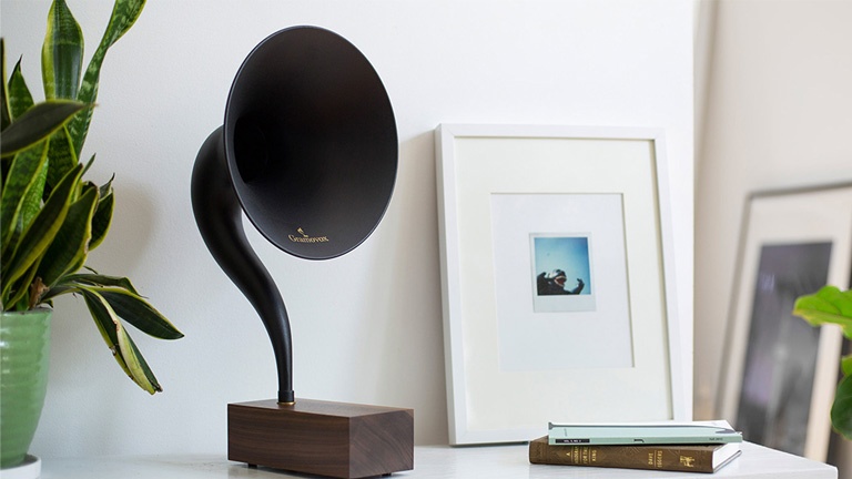 Diffusez votre musique partout dans la maison avec ce gramophone Bluetooth