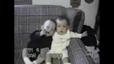 Hoquet d'un bébé jumeau