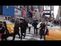 À reculons dans Times Square!