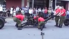 Démonter et remonter un Jeep d'armée en moins de 4 minutes!