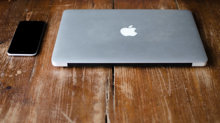 Facile à réparer les appareils Apple? Voici les indices de réparabilité des iPhone et MacBook
