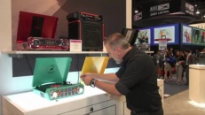 Cette superbe table tournante rétro numérise nos vinyles sur clé USB