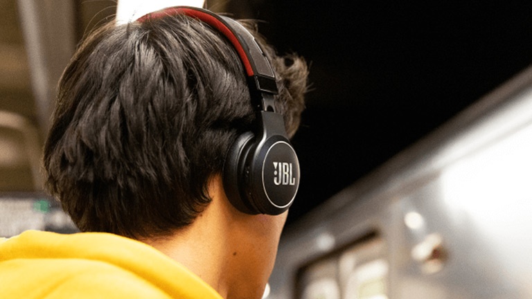 JBL lance des écouteurs sans-fil qui n'ont jamais besoin d'être rechargés