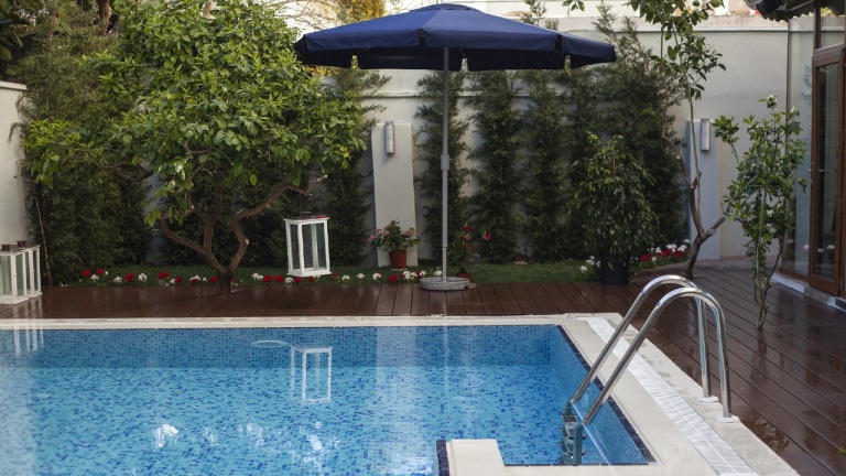 Réservez une piscine ou louez la vôtre pour faire de l’argent grâce à cette app