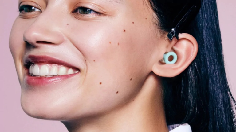 Des bouchons d'oreilles qui sauvent notre ouïe et notre sommeil