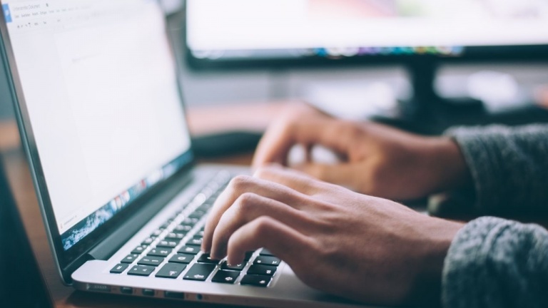 Entrepreneur? Utilisez cette plateforme pour créer et planifier vos infolettres