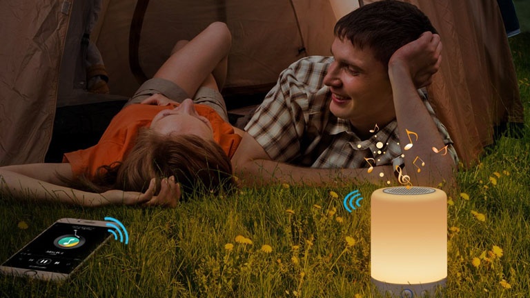 Cette toute petite lampe peut vous en faire voir de toutes les couleurs