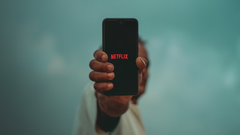 Netflix teste une nouvelle offre entièrement gratuite donnant en partie accès à son catalogue