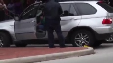 Un sabot de Denver n'arrête pas cette dame!