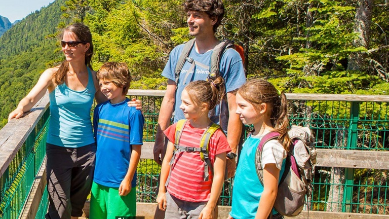 Sentier de rando dans la vallée de la Jacques-Cartier