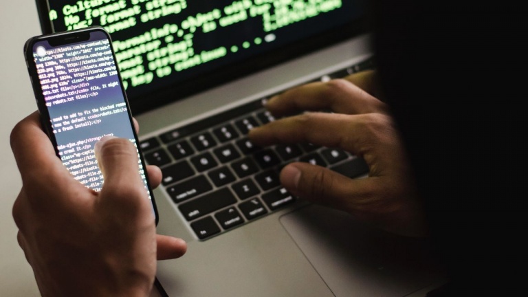 Comment les pirates informatiques font-ils pour vendre nos données en ligne?
