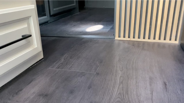 Comment changer le revêtement de plancher de sa roulotte ou son VR