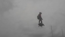 Survoler la mer grâce à un Flyboard Air