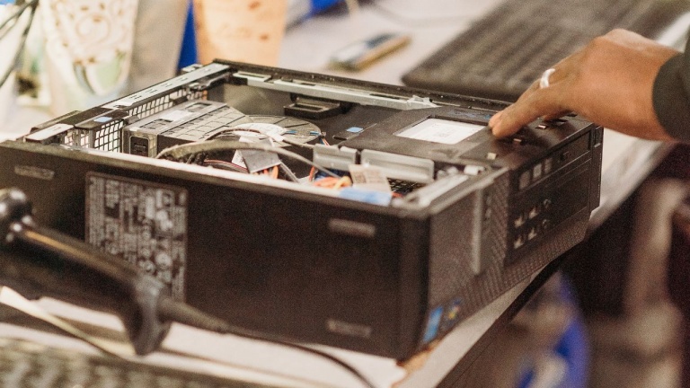 Où recycler ses déchets électroniques incluant vieux ordinateurs, télés, téléphones et piles Où recycler ses déchets électroniques incluant vieux ordinateurs, télés, téléphones et piles