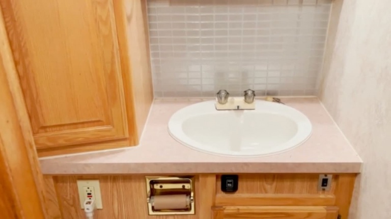 Comment transformer la salle de bain de sa roulotte ou son VR
