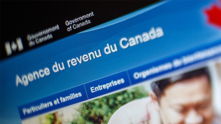 Alerte à la fraude: un faux remboursement d'impôt de revenu Canada