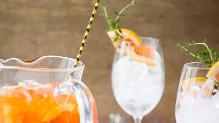 Confidences de Patrice pour une sangria rosée