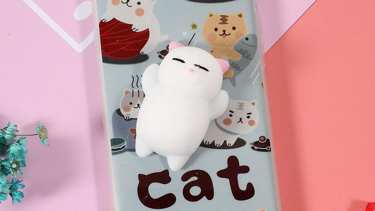 Un chat 3D sur votre téléphone en guise de balle antistress!